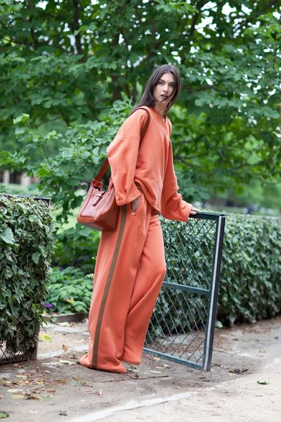 Look 10